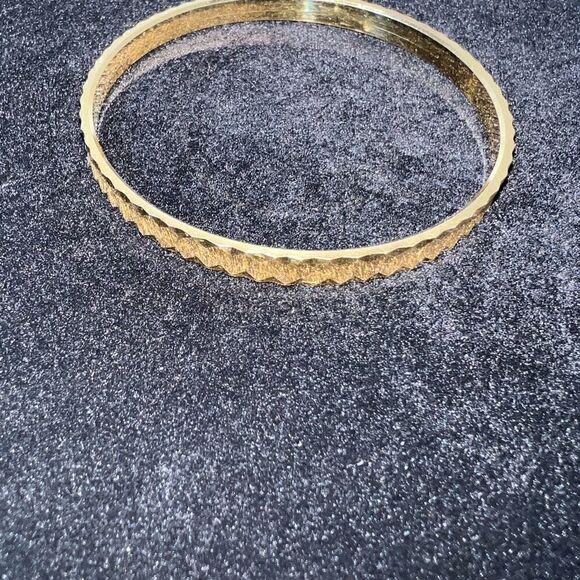 NEW Trifari L  - Picture 3 of 4